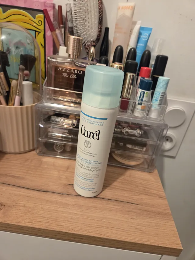 đ la Brume hydratante Intance de chez Curel j'ai qu'une