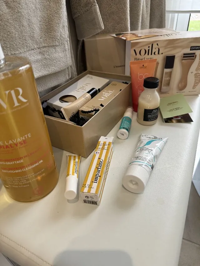 Ma commande du jour arrivĂ©e en relais -đHuile de douche