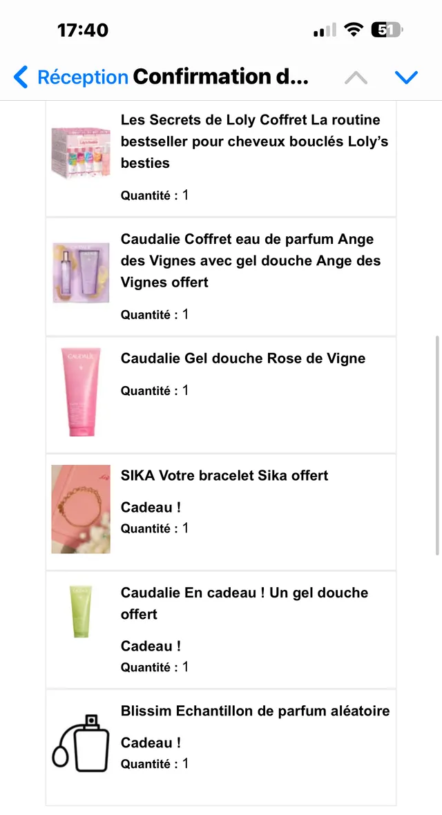 Une commande avec des cadeaux pour Noël. Trop contente que