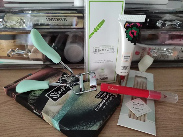 j'ai été sage pour le black friday : * un recourbe cil