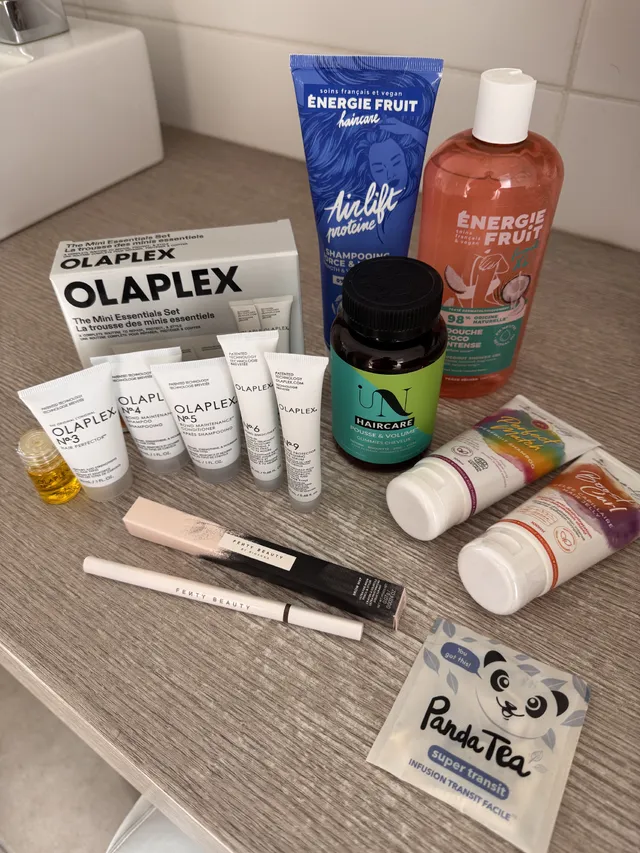 2nde commande: -un petit kit de découverte Olaplex -le