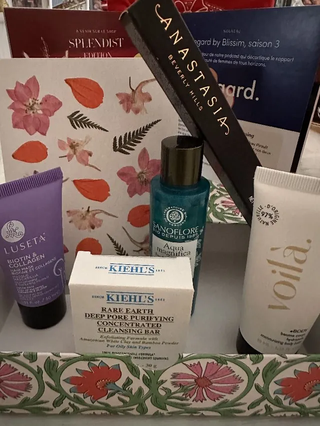 Présentation de la jolie box offerte oar Blissim . Je l´💝