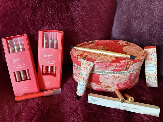 đCommande totale Yolaine Parisđ ComplĂštement fan de son