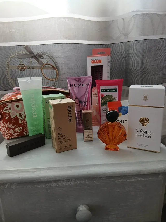 Ca y est, elle est arrivée !!!! Déjà, très contente d'avoir