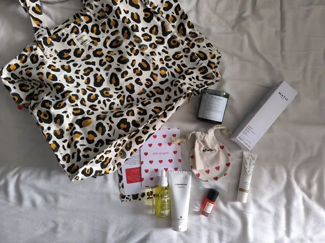 Hello les filles . J'ai reçu ma commande aujourd'hui , et