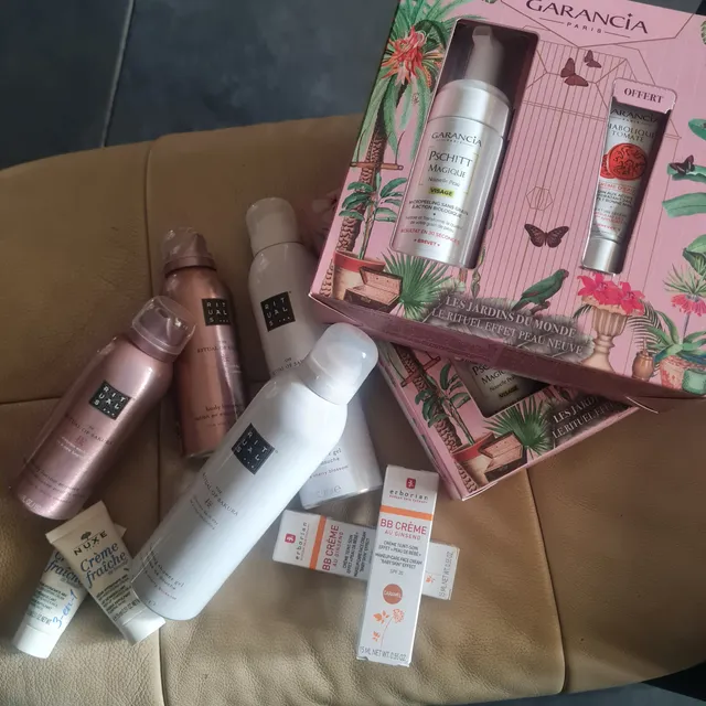 Salut la team Blissim đ J'ai enfin reçu ma commande que