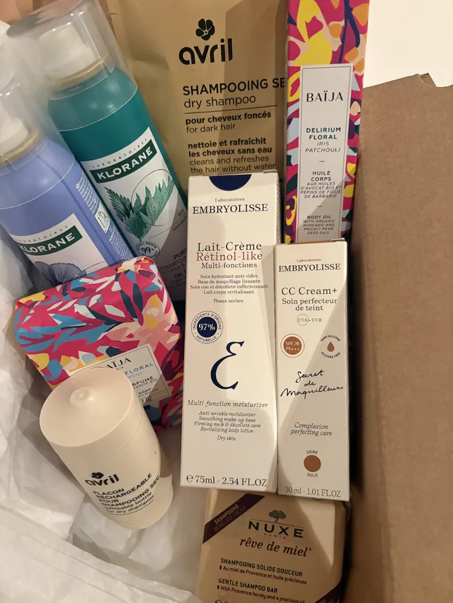 coucou les filles! commande bien arrivee! j´ai mise´ sur les