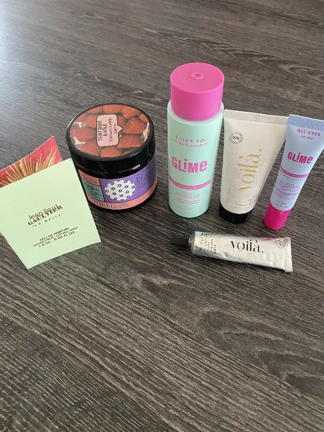 Hello la commu đ voici ma derniĂšre commande shop: -