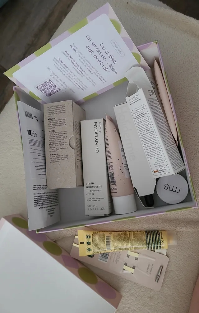 Arrivée aujourd'hui avec une sacrée surprise : carton tout