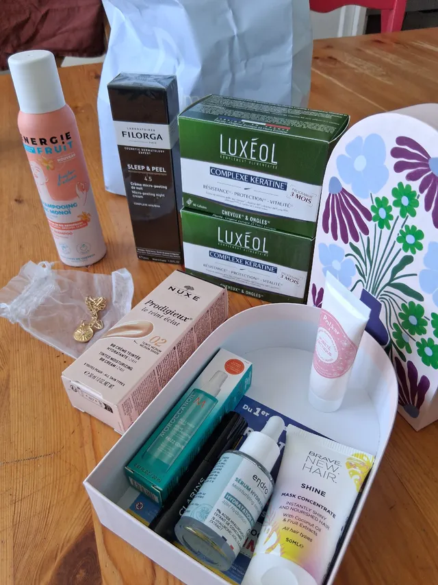 je suis tres contente de ma commande. je voulais me racheter